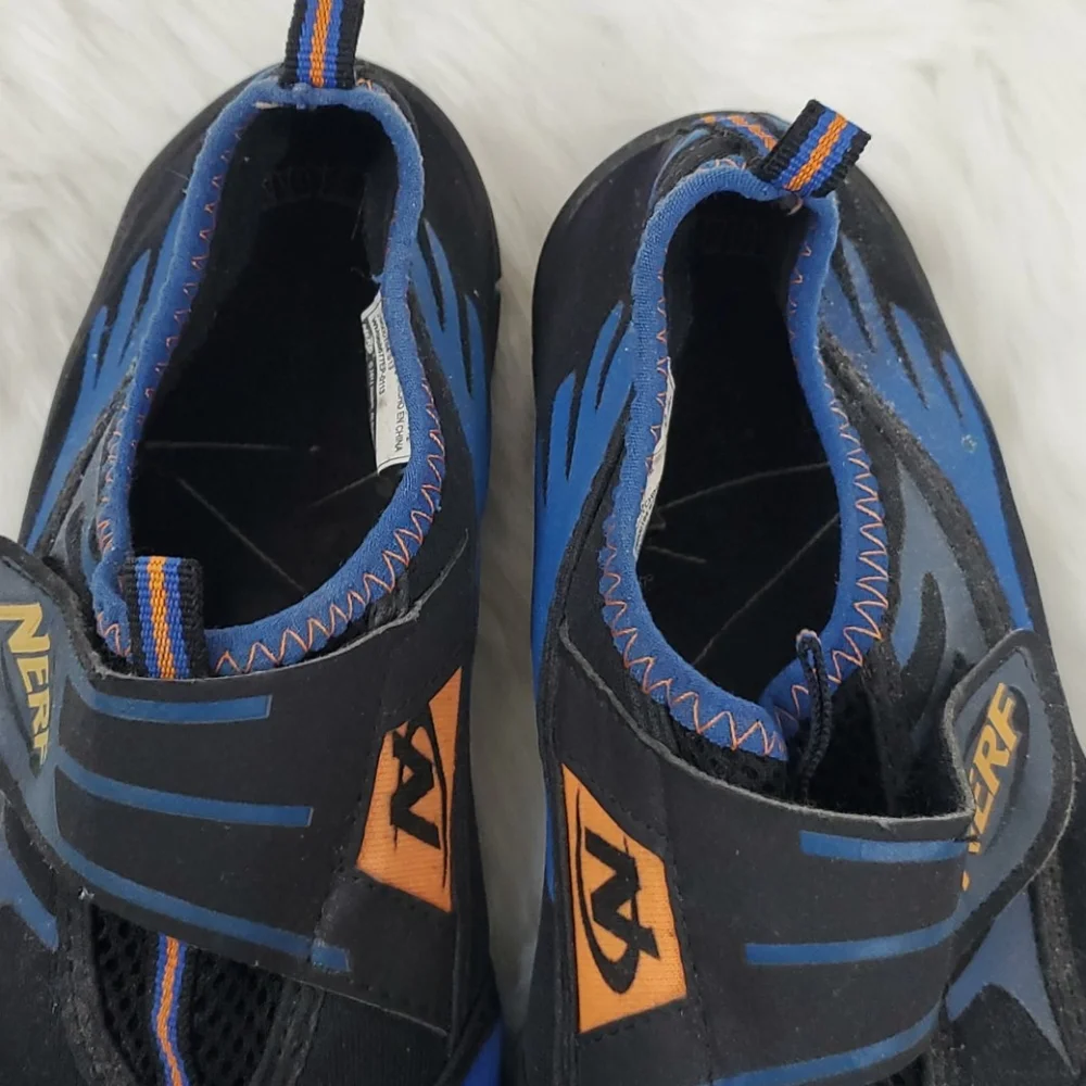 Nerf boys kids beach water shoes size 4/5